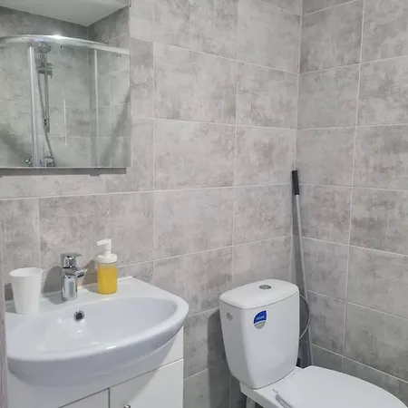 Taikos 11, Free Parking *