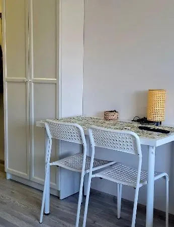 Taikos 11, Free Parking