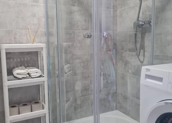 Taikos 11, Free Parking