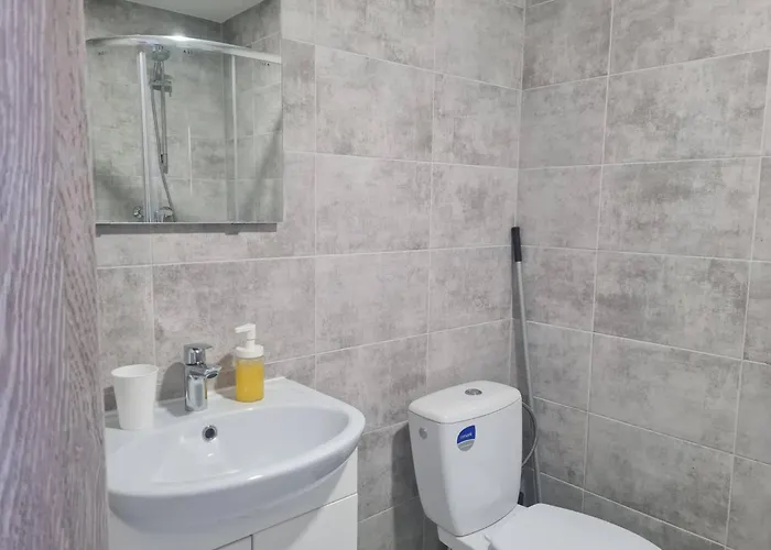 Taikos 11, Free Parking *