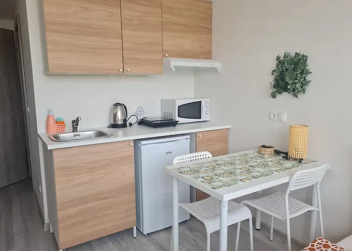 Taikos 11, Free Parking *